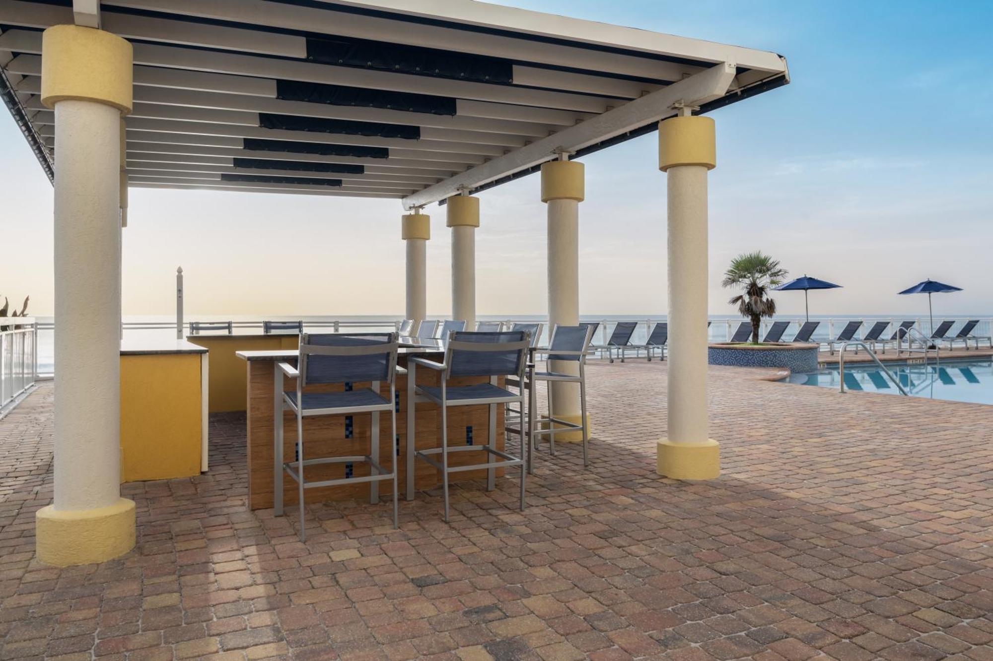 Hilton Garden Inn Daytona Beach Oceanfront Exterior photo