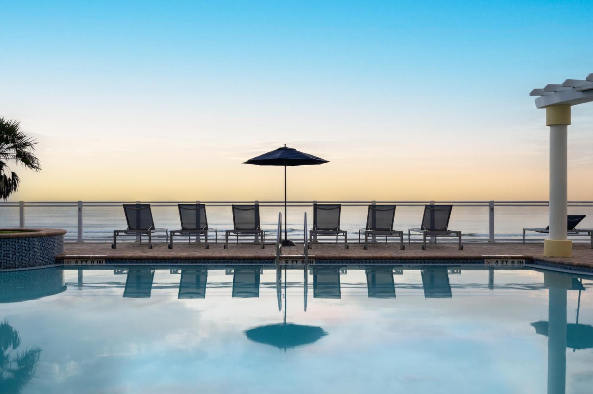 Hilton Garden Inn Daytona Beach Oceanfront Exterior photo
