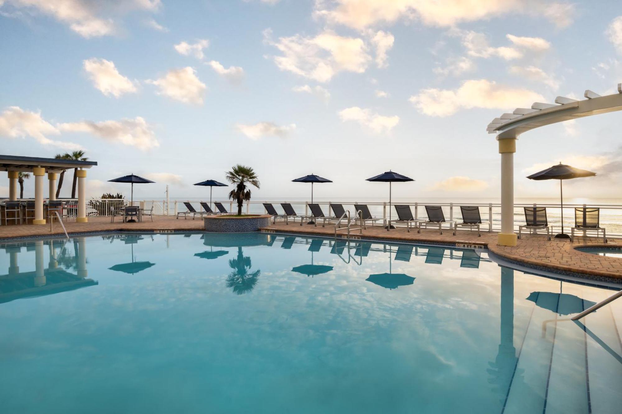 Hilton Garden Inn Daytona Beach Oceanfront Exterior photo
