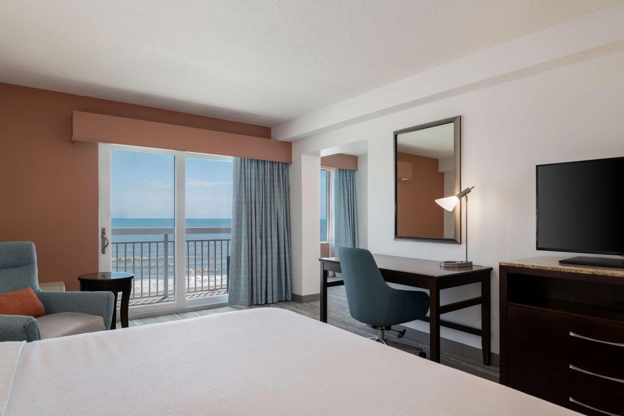 Hilton Garden Inn Daytona Beach Oceanfront Exterior photo